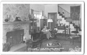 RPPC Salón Interior LA PALMA RANCHO Carrizo Springs, TX Frashers Tarjeta Postal Años 40 - Imagen 1 de 2
