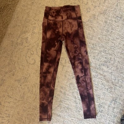 Legging Victoria's Secret Incredibe Essential Regular Vino Tie Dye con Bolsillos 4 Foto 1 de 4