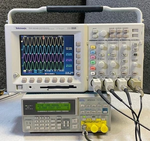 Tektronix TDS3034B 4 CH DPO Oscilloscope 300MHz 2.5GSa/s, TRG FFT - Picture 1 of 16
