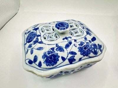 Caixa de cerâmica vintage chinesa de porcelana branca sabonete azul bugigangas - Imagem 1 de 4