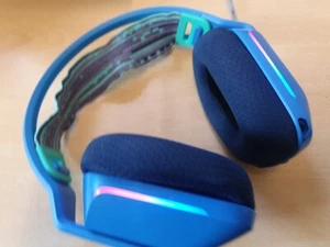 Logitech G733 Lightspeed Bezprzewodowy zestaw słuchawkowy do gier RGB..bez klucza sprzętowego.. #153 - Zdjęcie 1 z 3
