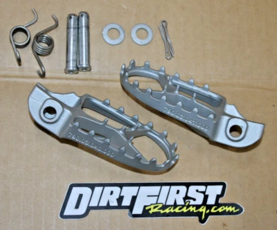 KTM OEM Footpegs Set SX SXF XCF 85 125 150 250 350 450 85SX 18-24 79003040033 #1 - Image 1 of 4