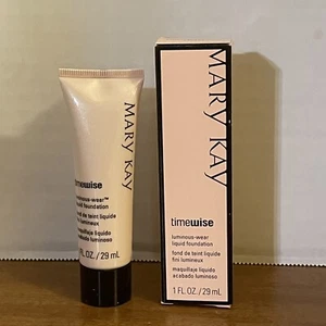 Mary Kay Timewise Luminous-Wear Foundation Ivory 2 Retired Discontinued - Picture 1 of 3