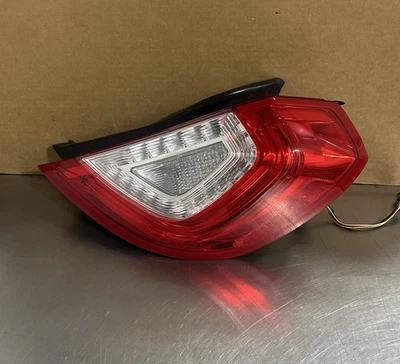 ✅Luz trasera lateral del pasajero derecho Lincoln MKS 2013-2016 OEM #471 Foto 1 de 4