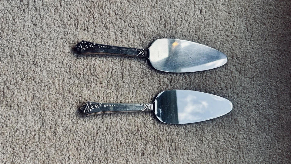 Servidores de queso de plata esterlina rosa damasco de Oneida Heirloom Foto 1 de 2