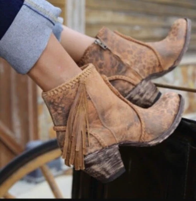 Botas de tornozelo femininas Old Gringo Adela 6 1/2 B franja leopardio couro desgastado - Imagem 1 de 4