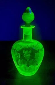 Hand Enameled Gilded Glass Yellow Uranium Victorian Perfume Bottle No 106 - Picture 1 of 7