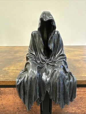 Decoración de Halloween Parca Cosechando Consuelo Enredadera Cuidador Estante Estatuilla 8" Foto 1 de 4