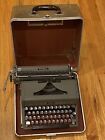 VINTAGE ROYAL QUIET DELUXE PORTABLE TYPEWRITER IN CASE - EXCELLENT!  LOOK!