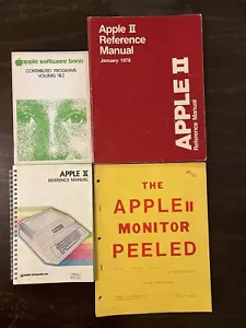 Vintage Apple II reference manual Monitor Peeled & Software Bank Catalog 1970s - Picture 1 of 5