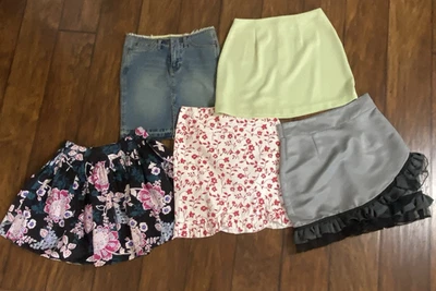 Lot of 5 Junior Women's Short Skirts Vintage Y2K Size Small Rampage Wet Seal - Image 1 of 4