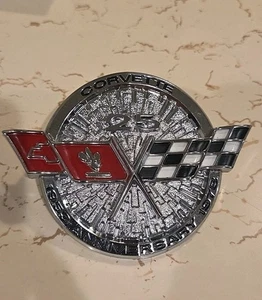 GM 472717 Chevrolet Corvette 25th Anniversary Nose Emblem NOS - Picture 1 of 5