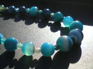 Océanique Collier en Agate Bandée Bleu Ciel       186 cts (Brésil) - Picture 1 of 10