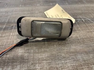 Cadillac SDV 2000-2005 luz techo delantero izquierdo bronceado - Imagen 1 de 4