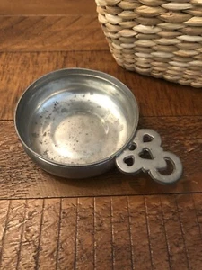 Vintage Williamsburg Stieff Pewter CW16-12 Handled Small Porringer Bowl 4 3/4" - Picture 1 of 8