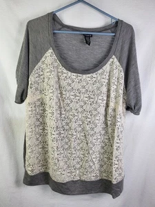 Torrid Gray with white floral lace front, scoop neck size 2 - Picture 1 of 8