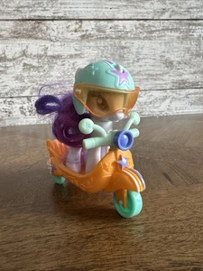 My Little Pony G4 ~Rarity & ~ Pony Scooter Friend With Helmet - Picture 1 of 6