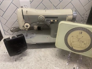 Vintage Necchi Supernova Ultra Automatica Sewing Machine - Works READ - Picture 1 of 14