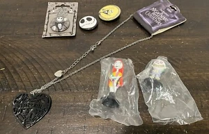 JACK & SALLY NIGHTMARE BEFORE CHRISTMAS  HEART PENDANT NECKLACE and buttons - Picture 1 of 9