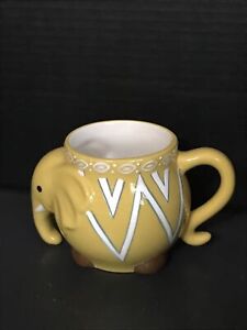 Gibson Home 3-D Elephant Mug Yellow /White With V Design -Durastone 17.5 oz