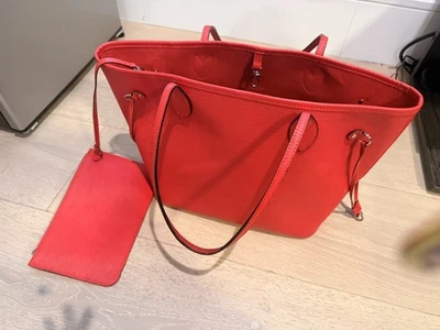 Auténtico Bolso de Mano Rojo LOUIS VUITTON Neverfull MM Epi Foto 1 de 4