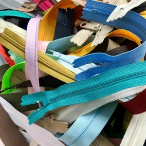 CHRISTMAS SALE Over 2 Pounds of Assorted Zippers Metal/Molded/Nylon/Coil - Picture 1 of 1