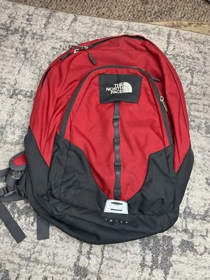 Mochila roja The North Face The North Face bóveda bolsa de senderismo mochila de campamento TNF Foto 1 de 4