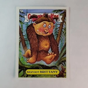 Bigfoot Brittany: #27a Garbage Pail Kids: GPK 2004: ANS3: EXCELENTE ESTADO - Imagen 1 de 2