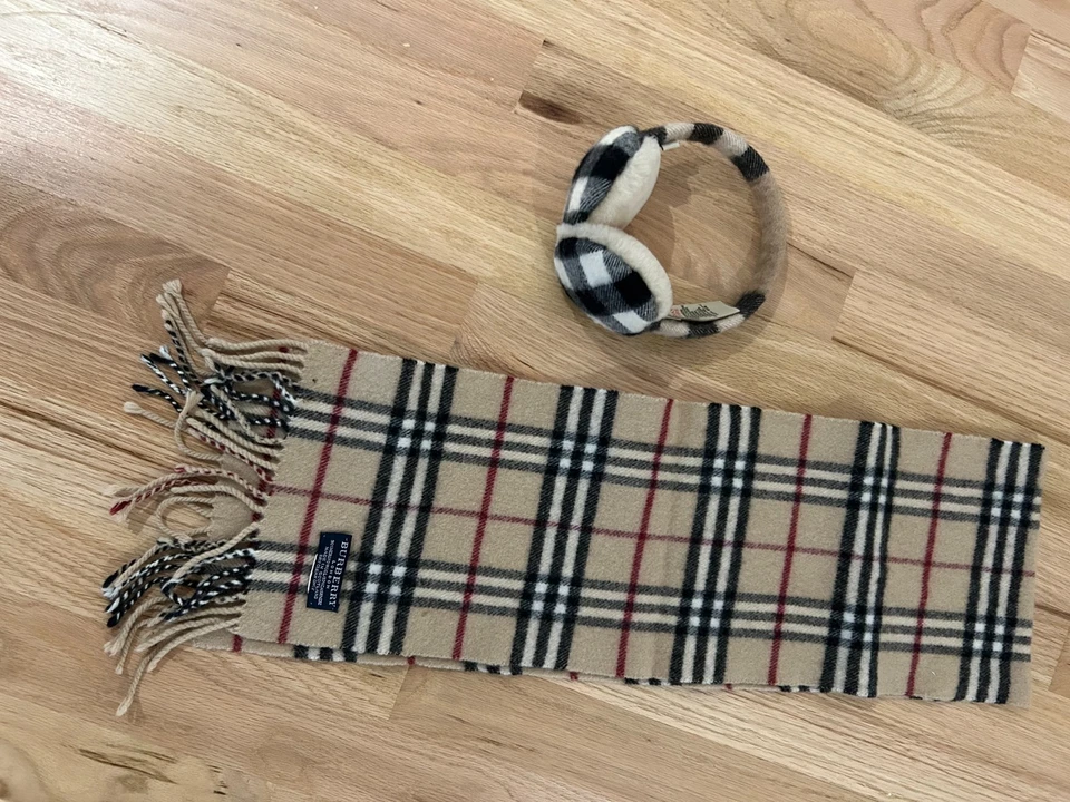 Orejeras y bufanda Burberry para niños Foto 1 de 3