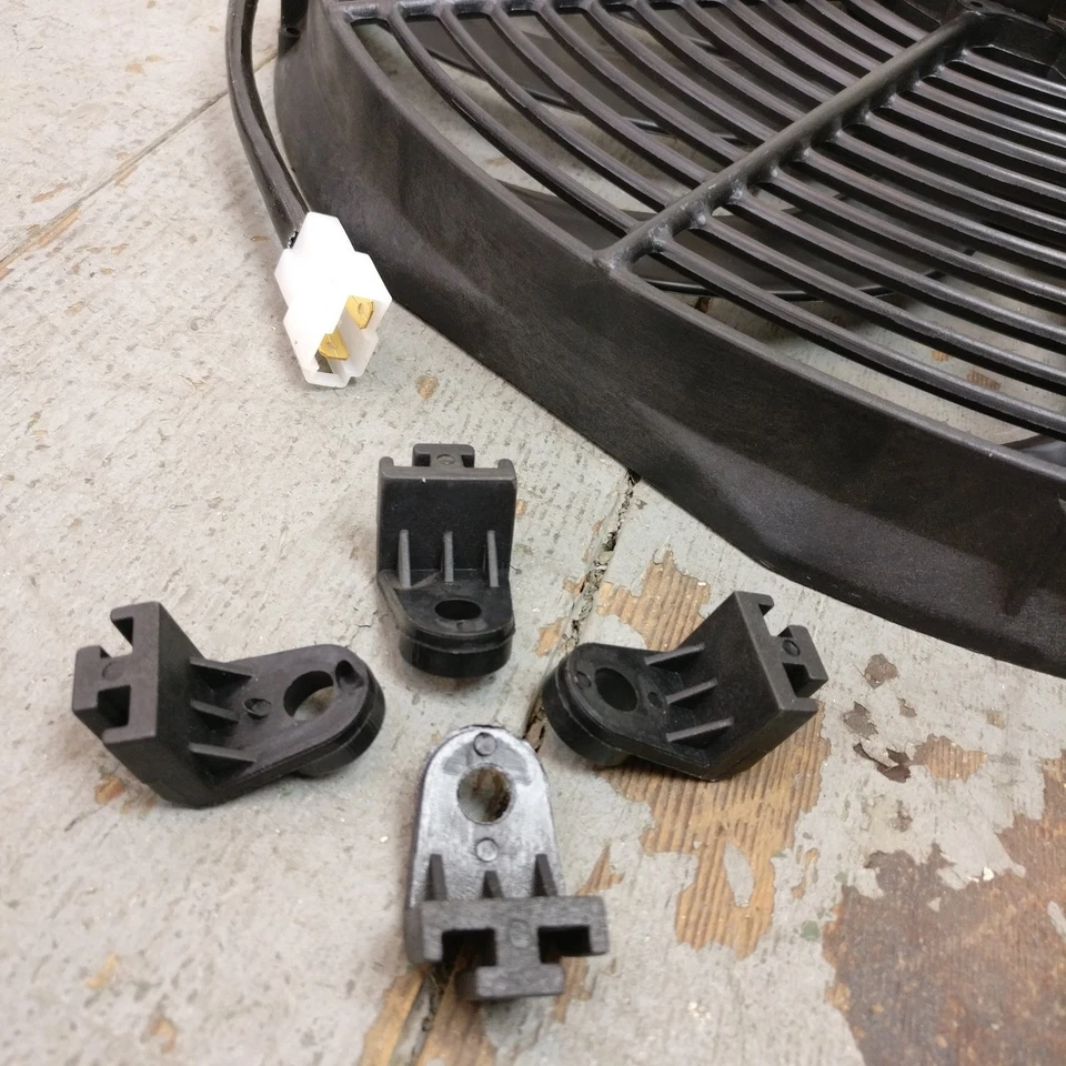 1979 Chevrolet Chevette 16 polegadas super duty radiador ventilador carcaça de refrigeração elétrica - Imagem 1 de 4