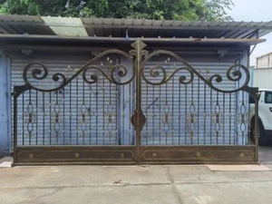 BEAUTIFUL SET OF ESTATE DESIGNER STYLE DRIVEWAY GATES - DSDQ1 - Picture 1 of 1