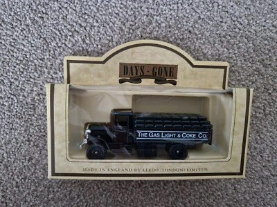 LLEDO DAYS GONE THE GAS LIGHT & COKE CO 1934 MACK TRUCK BOXED REF 39002 - Image 1 of 2