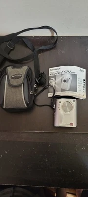 Fujifilm FinePix F601 Zoom Digital Camera (Camera Only) - Image 1 of 4
