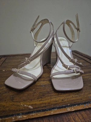 Tacones Jessica Simpson Beige Talla 10.5  Foto 1 de 4