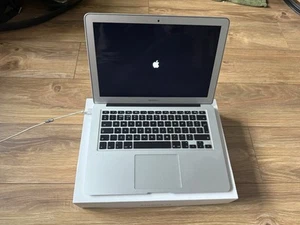 MacBook Air A1466 13-inch I5 - Afbeelding 1 van 4