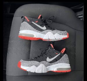 Size 9 - Nike Air Trainer Max 2 94 Black /Grey Elephant Print/Infrared