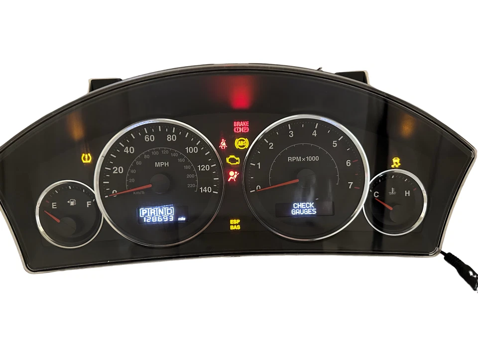 Cuadro de instrumentos velocímetro 08 Jeep Grand Cherokee/Commander 128.693 millas Foto 1 de 3