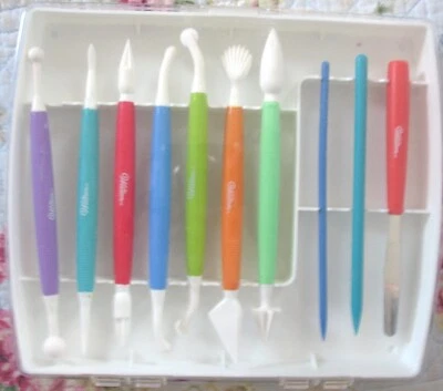 WILTON 10 piece GUM PASTE TOOL SET fondant decorating CAKE with storage case PO - Image 1 of 4