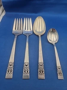 Lote de 4 piezas para servir Oneida CORONATION plateadas - Imagen 1 de 5