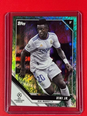 2021 Topps UEFA Champions League Vini Jr. #70 Speckle Foil Refractor - Image 1 of 2