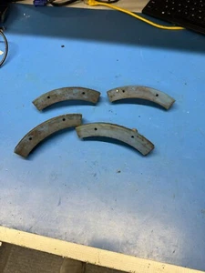 Bolens Model 1948 Snow Thrower Chute Shoes Bushings 1725235 - Picture 1 of 3