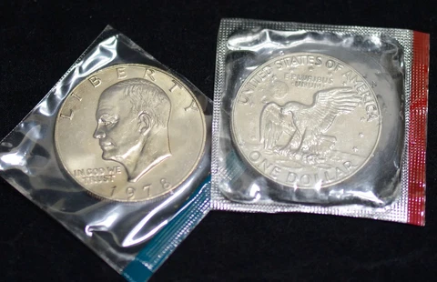 1978-P&D UNCIRCULATED EISENHOWER IKE DOLLARS IN US MINT CELLO 2 COIN SET LOT Cover