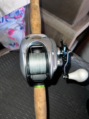 Shimano TranX TRX500HG LowProfile Baitcasting Fishing Reel - Image 1 of 3