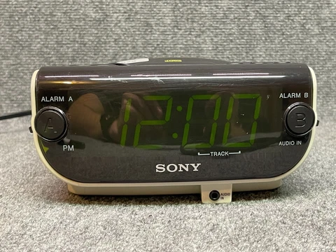 Sony IAlarm Clock Radio CF-CD815 Dream Machine AM/FM Stereo CD  In Black Cover