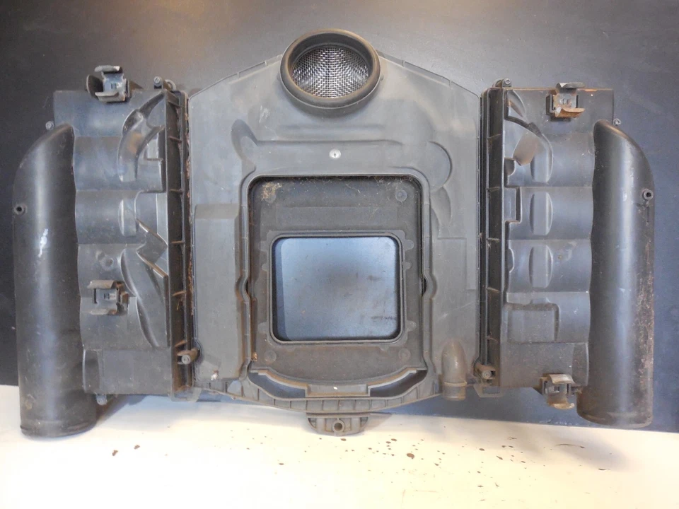 Engine Cover Air Filter Housing Intake A2730900201 10–13 Mercedes Benz W212 E550 - Image 1 of 4