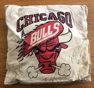 Chicago Bulls Basketball Pillow Signed by Noah 1990's Vintage Original NBA - Picture 1 of 14