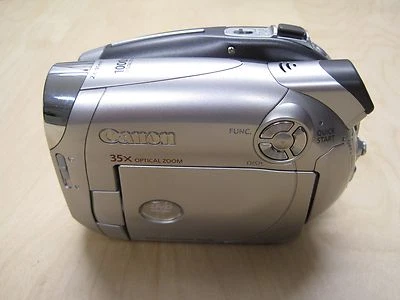 Canon DC220 DVD Camcorder - Image 1 of 4