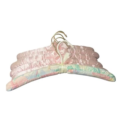 Juego de 6 perchas de ropa vintage acolchadas con lazo de satén 5 rosas 1 florales Foto 1 de 4