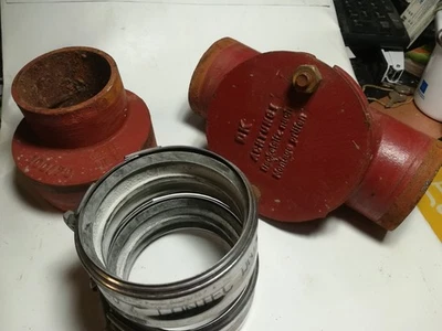 SML - Guß Putzstück Reinigungsrohr rund DN70 plus SML-Reduzierstück DN 70/100 - Bild 1 von 4