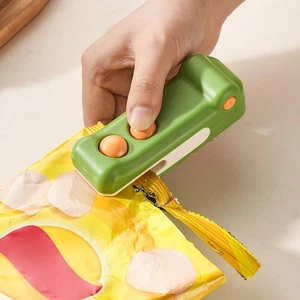 Rechargeable Mini Bag Sealer, 2in1 Heat Sealer Machine w/Cutter For Fresh Food ☆ - Bild 1 von 12